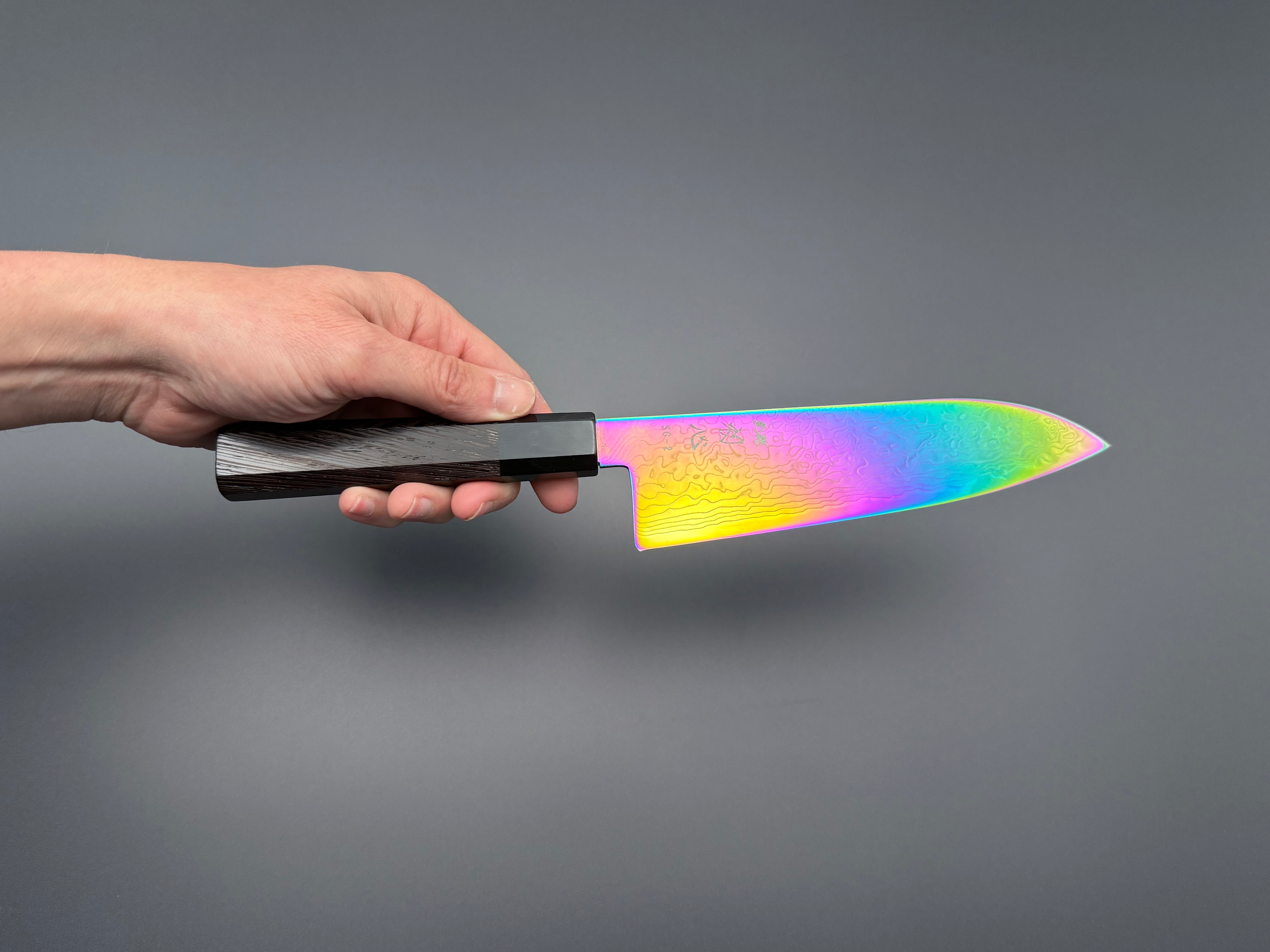 Hatsukokoro Ryuhyo SG2 Rainbow Damascus Santoku