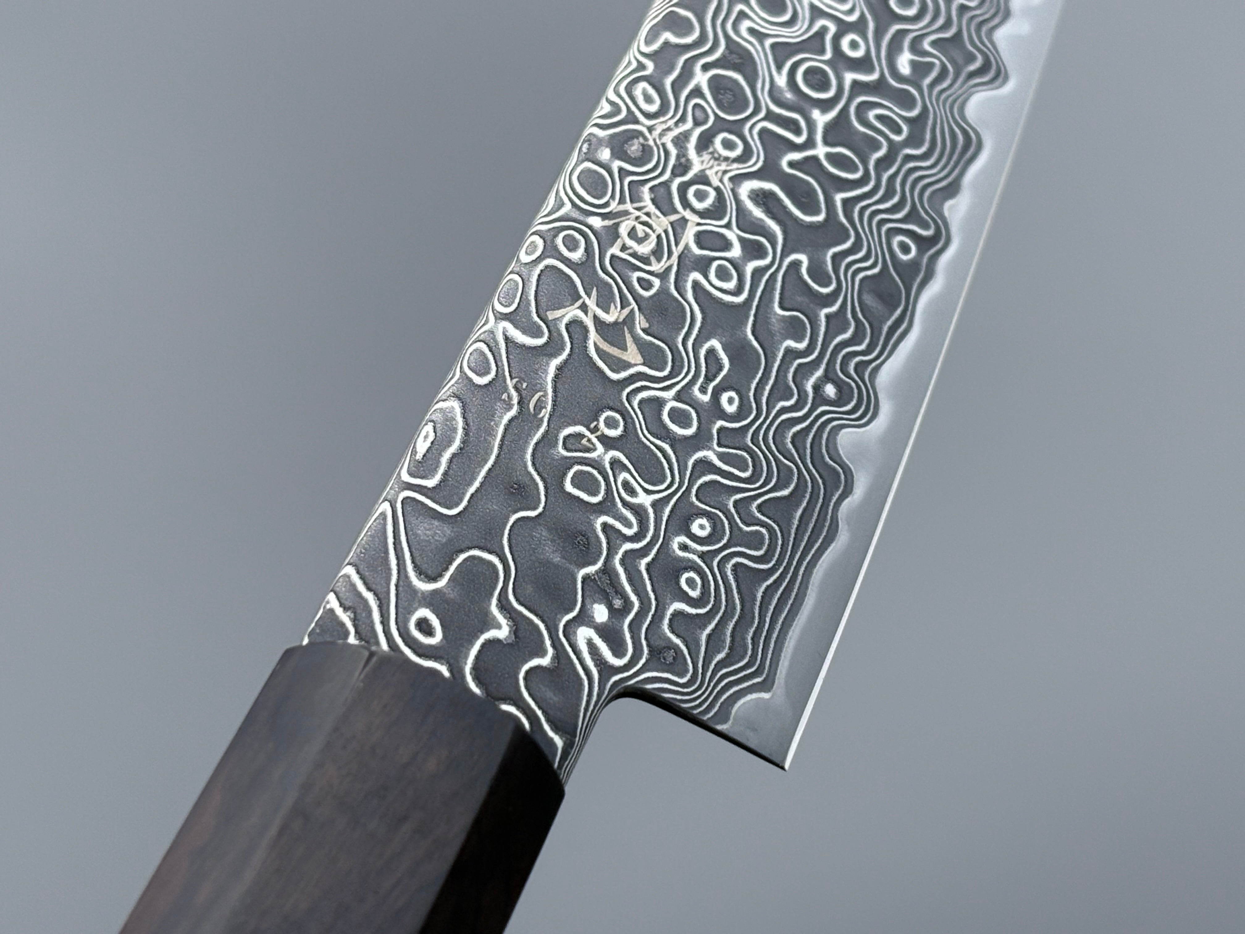 Hatsukokoro Ryuhyo SG2 Kurozome Damascus Petty 150mm