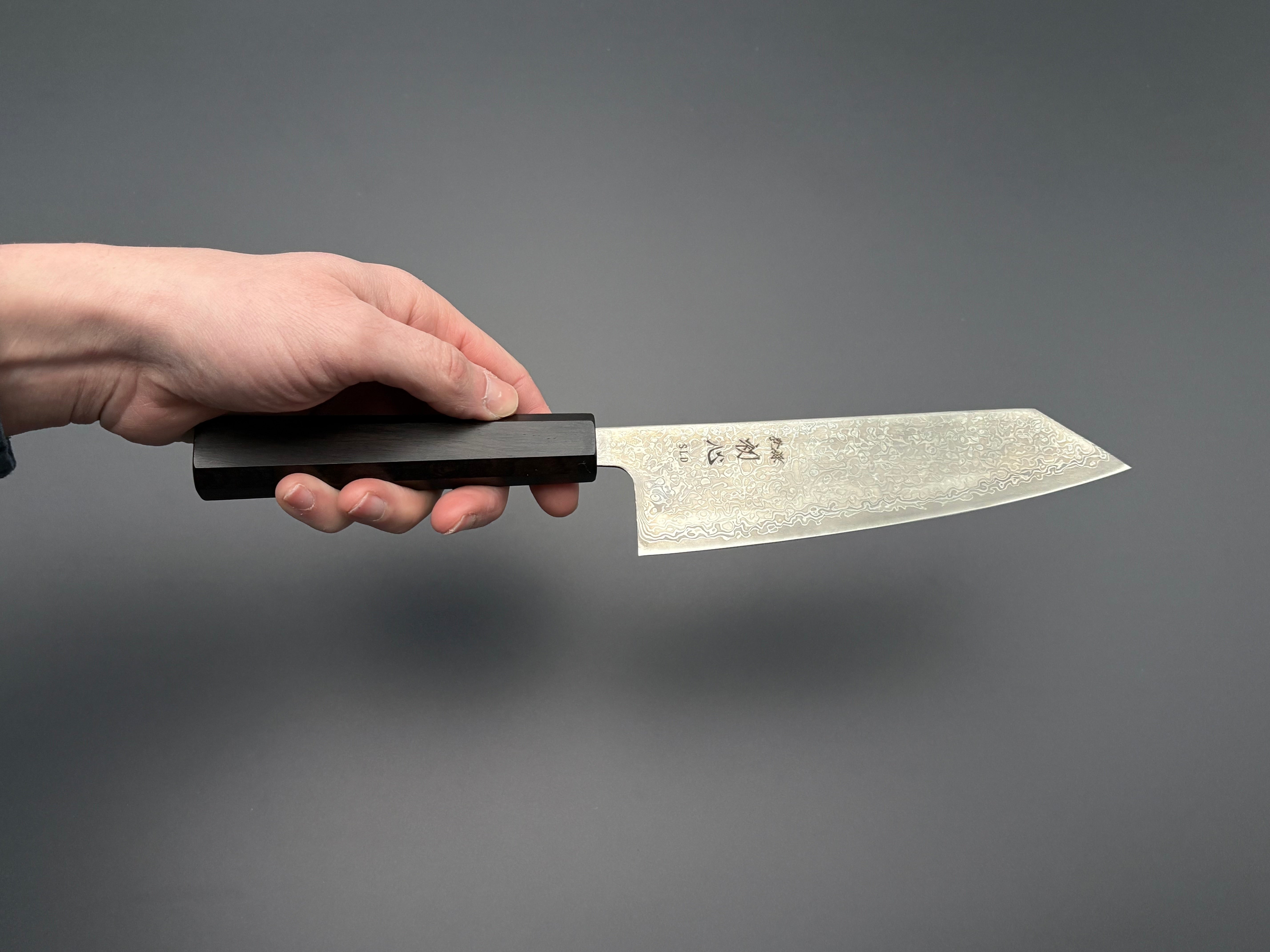 Hatsukokoro Hikari SLD Kurozome Damascus Kiritsuke Santoku