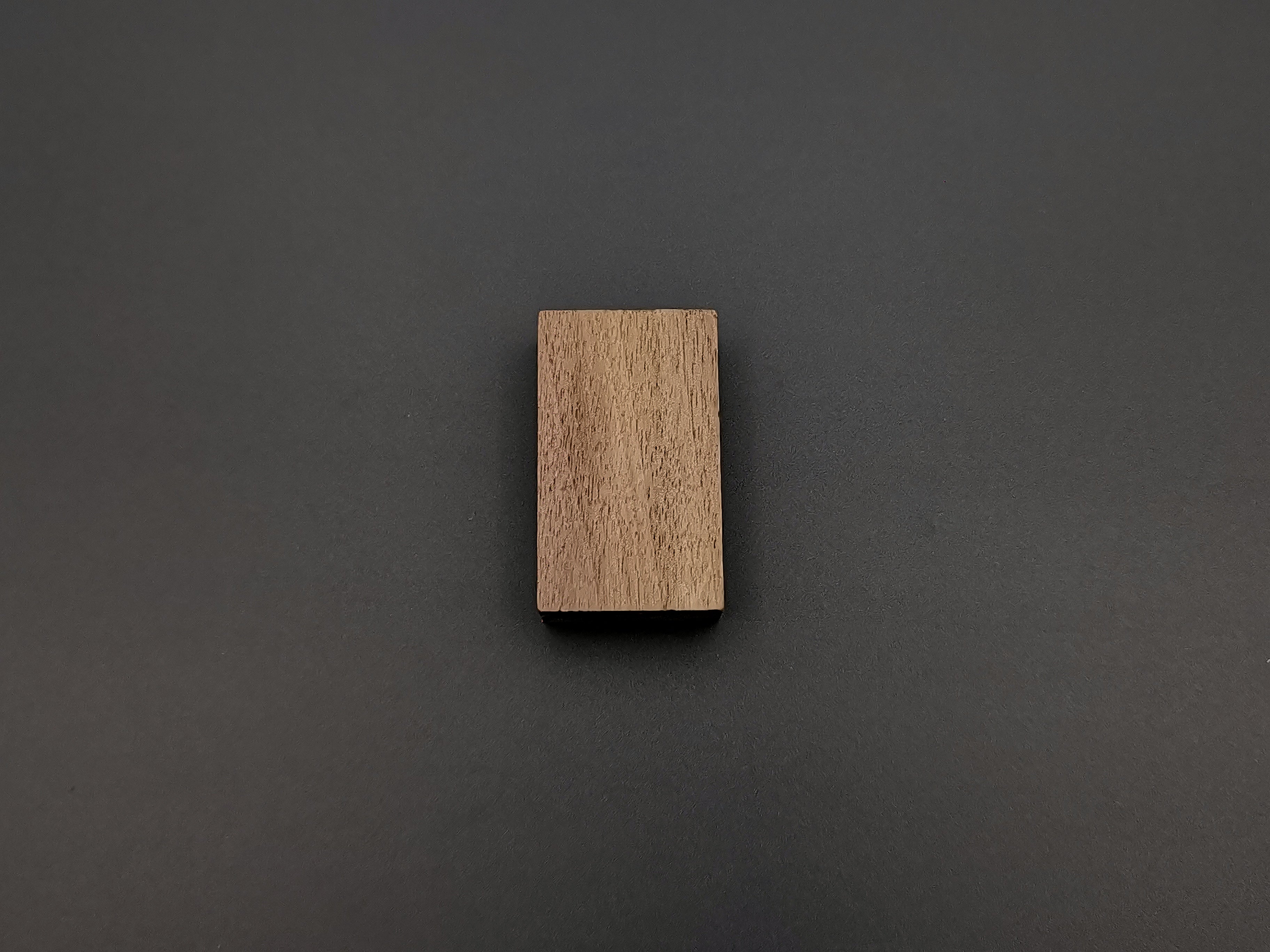 Individual walnut knife rack
