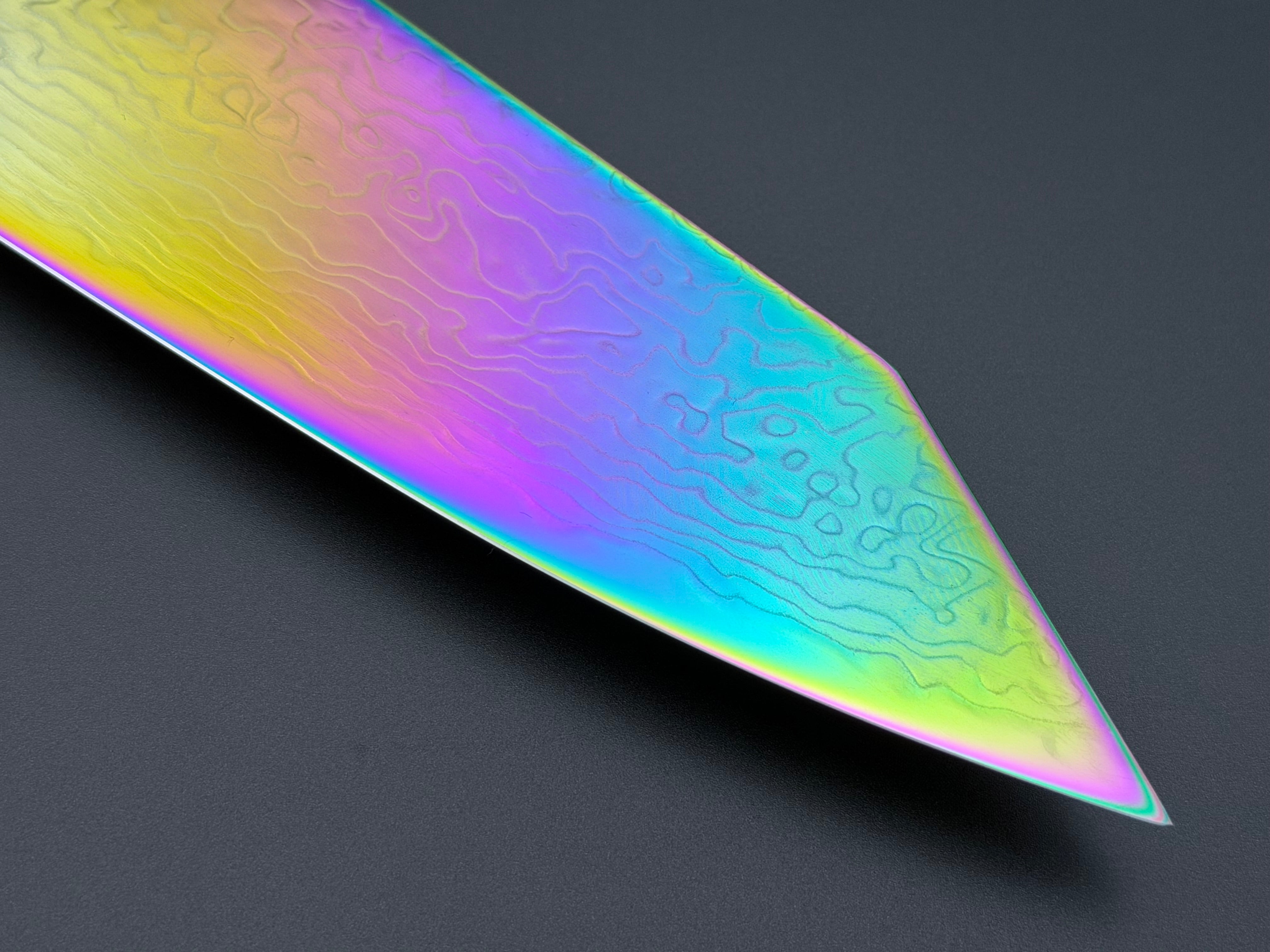 Hatsukokoro Ryuhyo SG2 Rainbow Damascus Bunka