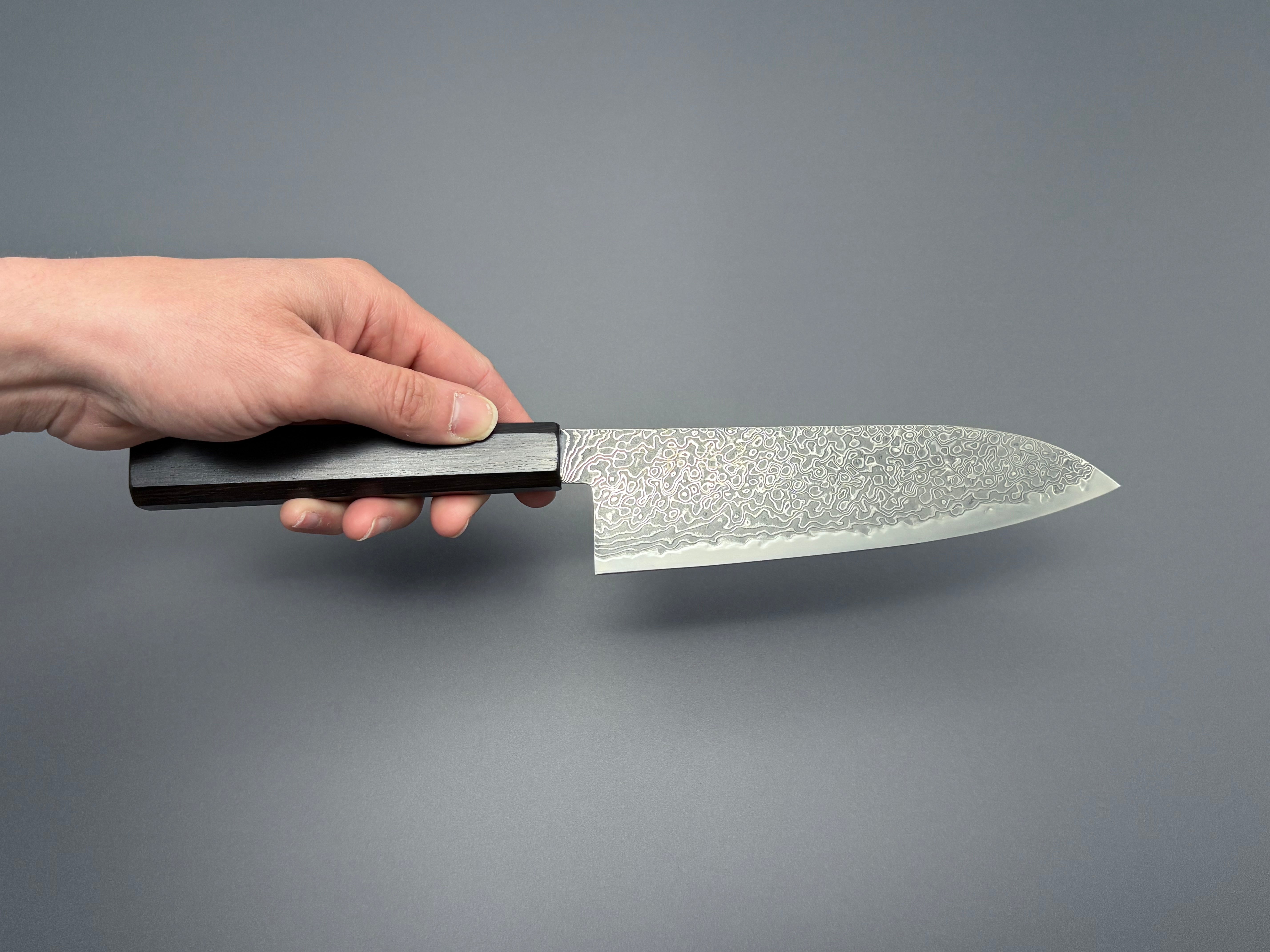 Hatsukokoro Ryuhyo SG2 Kurozome Damascus Santoku