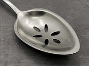 Gestura 00 Slotted Silver Spoon
