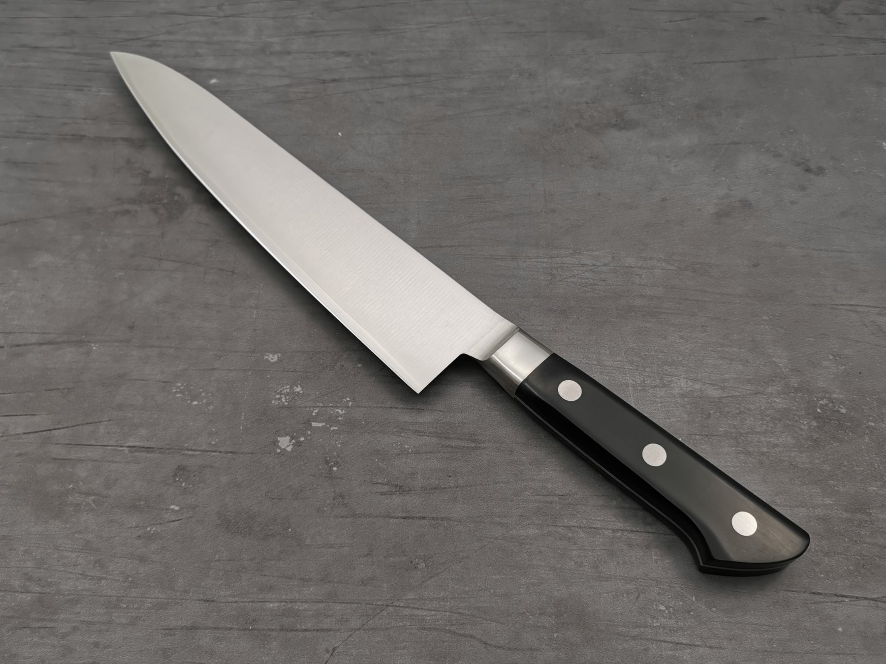 Toijro Tojiro DP Gyuto 210mm – Cutting Edge Knives