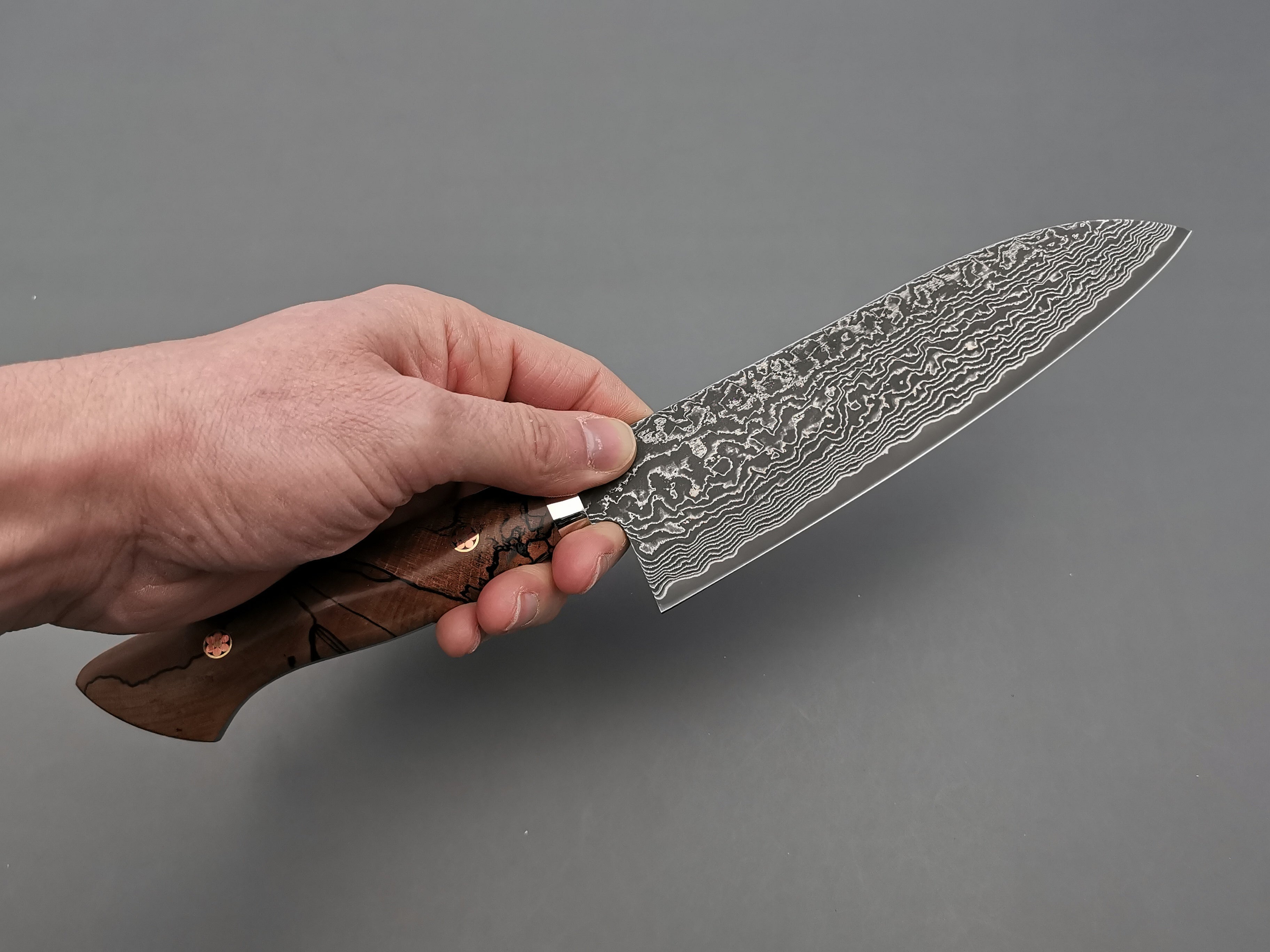 Shigeki Tanaka R2 Damascus Santoku with Stabilised Maplewood Handle