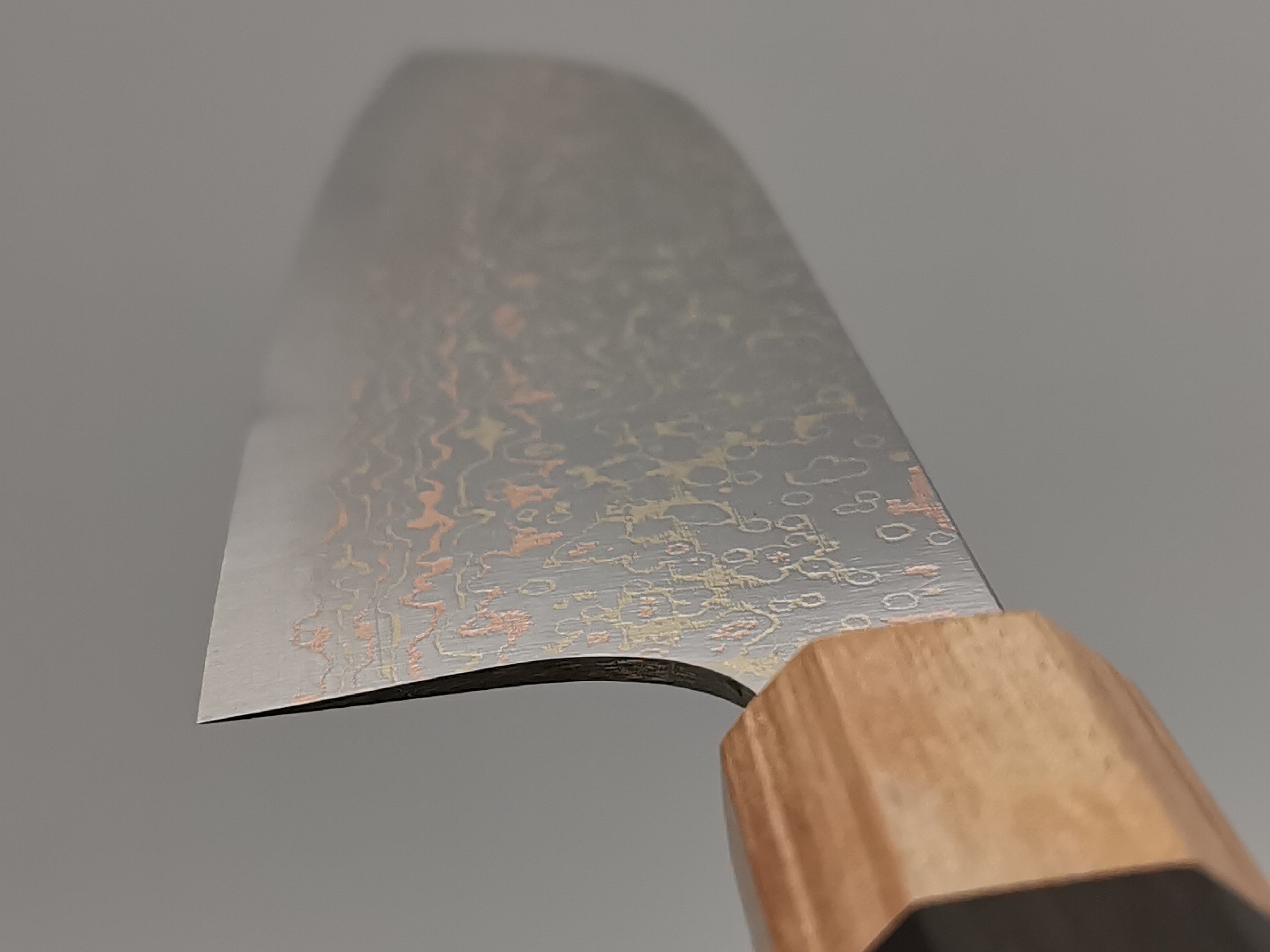 Takeshi Saji VG10 Rainbow Damascus Santoku