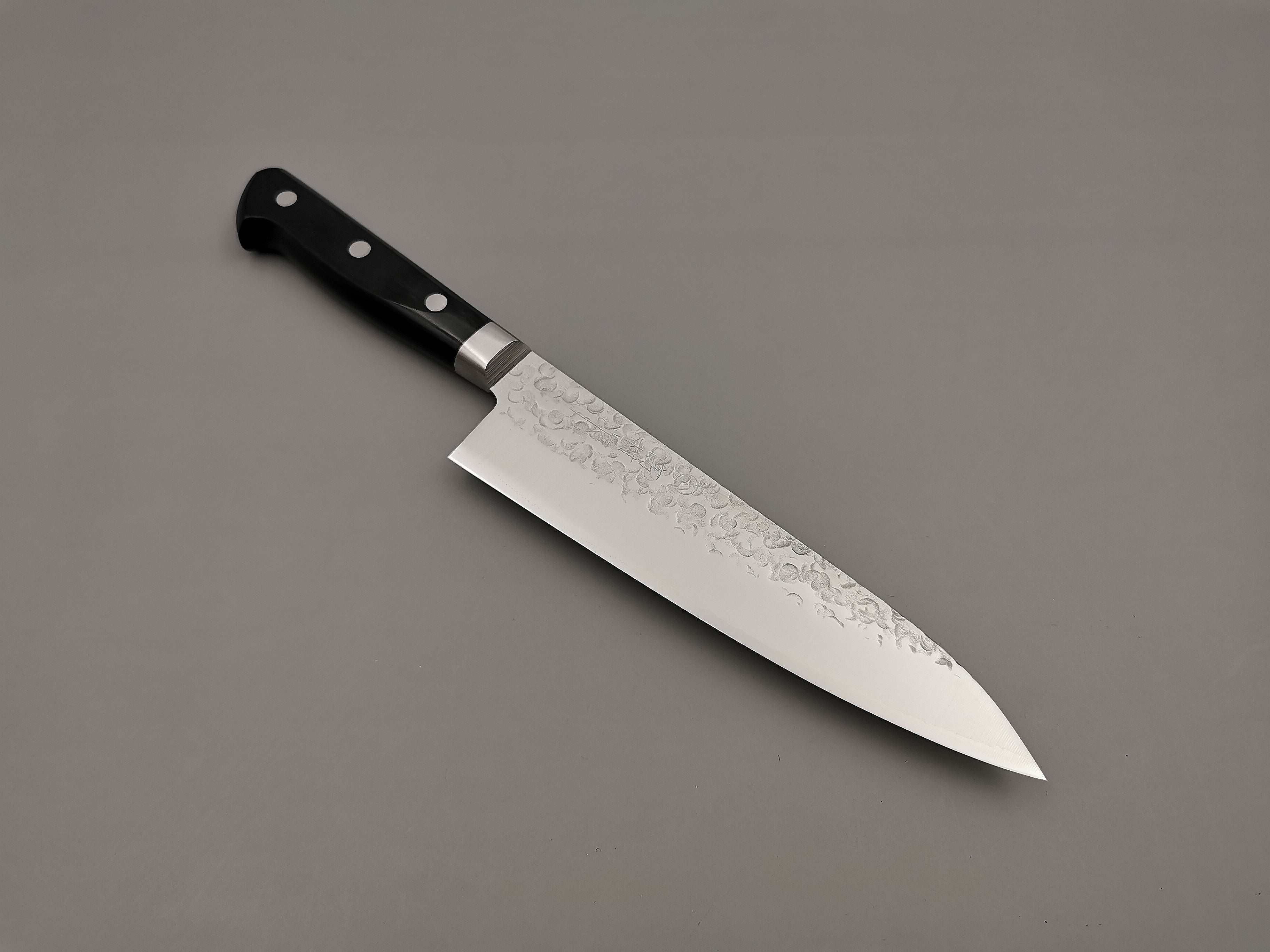 Takamura Hamono VG10 Tsuchime Gyuto 180mm