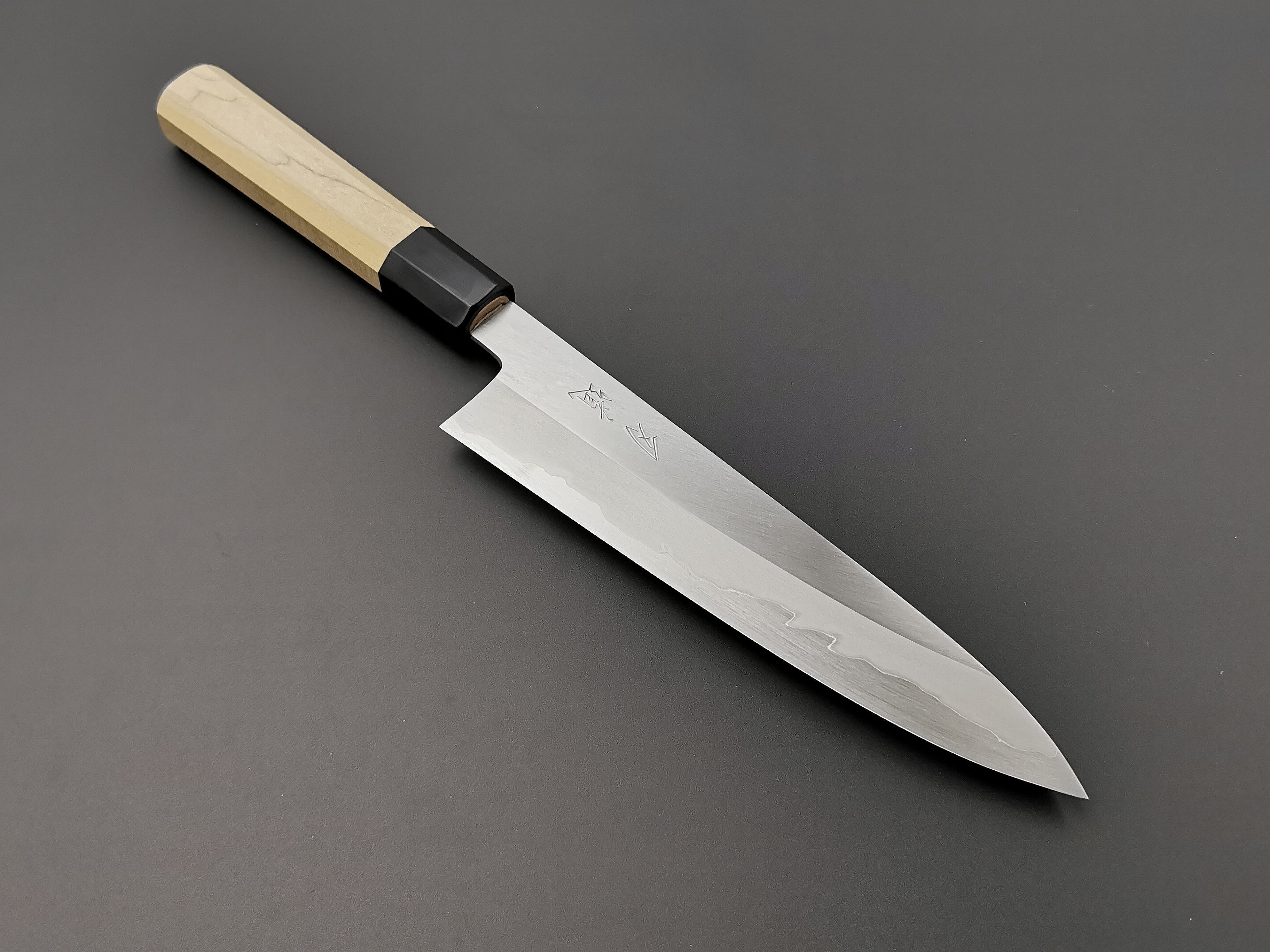 Hado Junpaku Gyuto 210mm