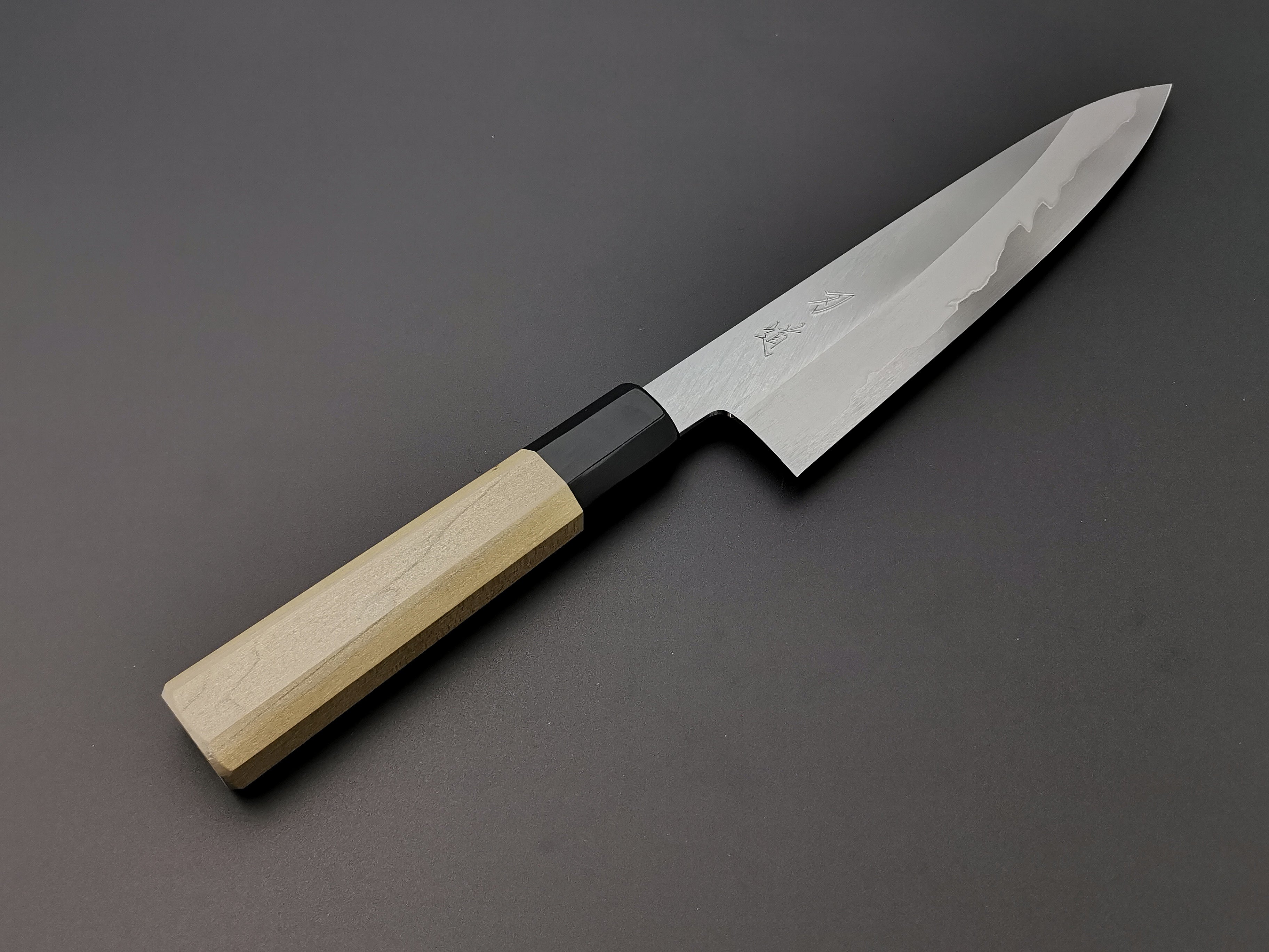 Hado Junpaku Gyuto 210mm