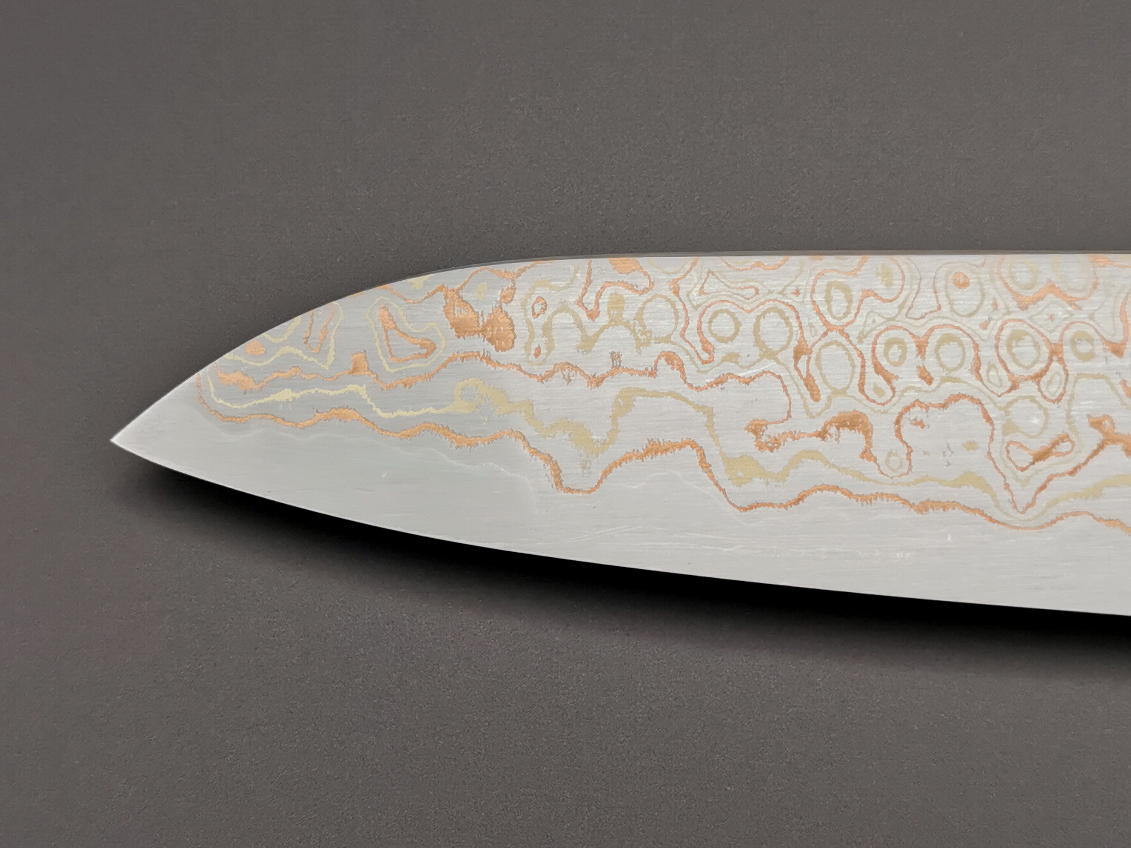 Nigara Hamono x Myojin Naohito Rainbow Damascus Santoku