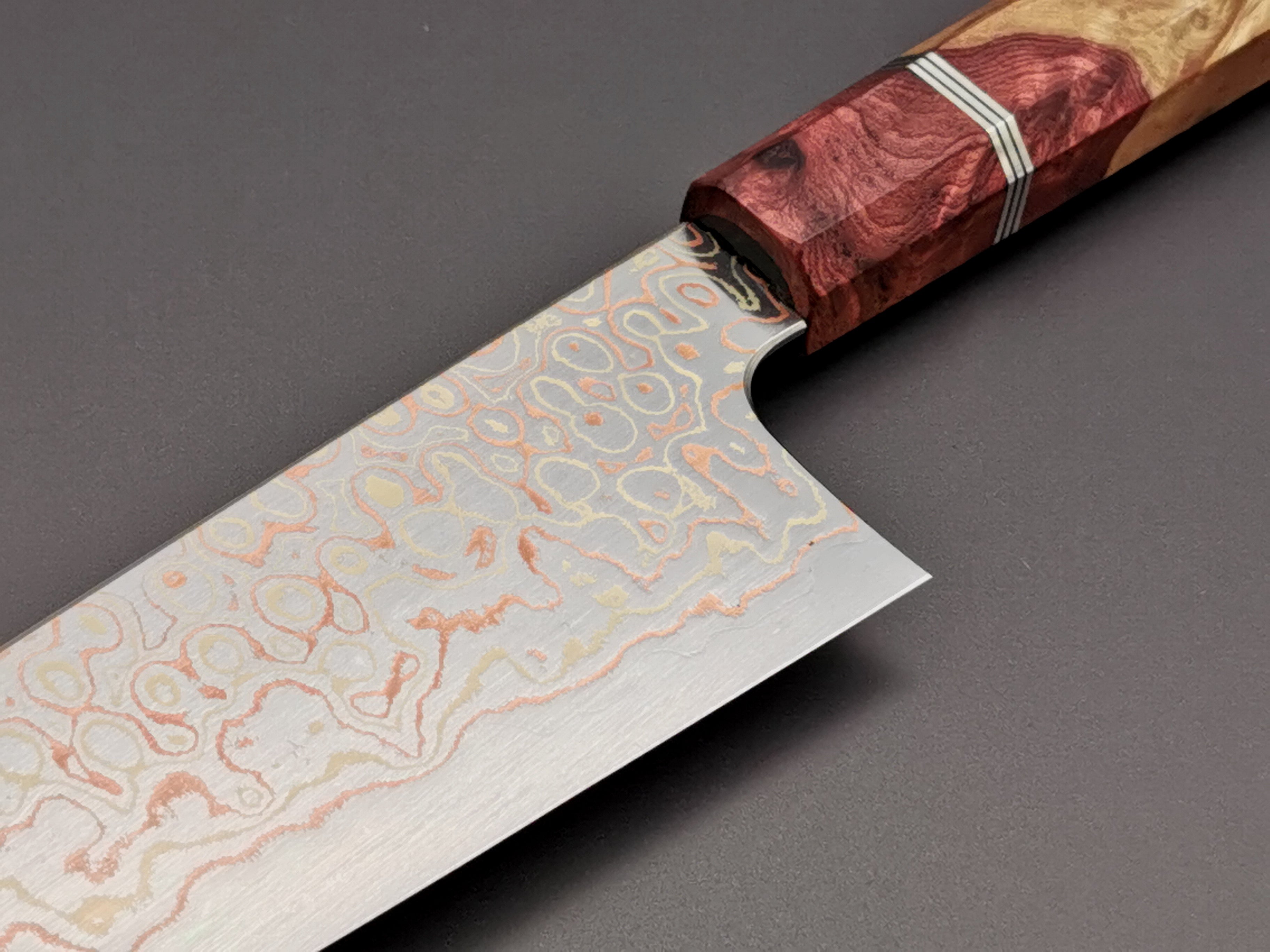 Nigara Hamono x Myojin Naohito Rainbow Damascus Santoku